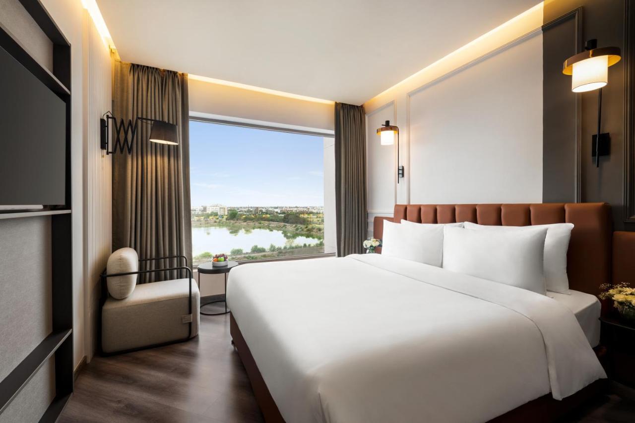 Ramada Encore By Wyndham Nipania * Indore